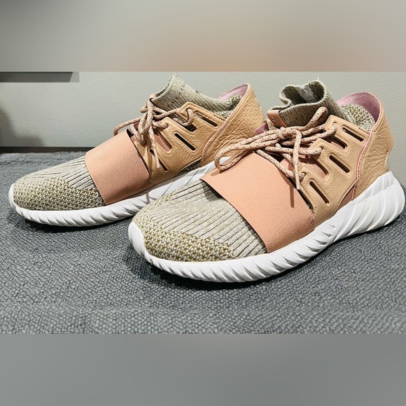 adidas Tubular Doom Primeknit
Pale Nude - Picture 3 of 3